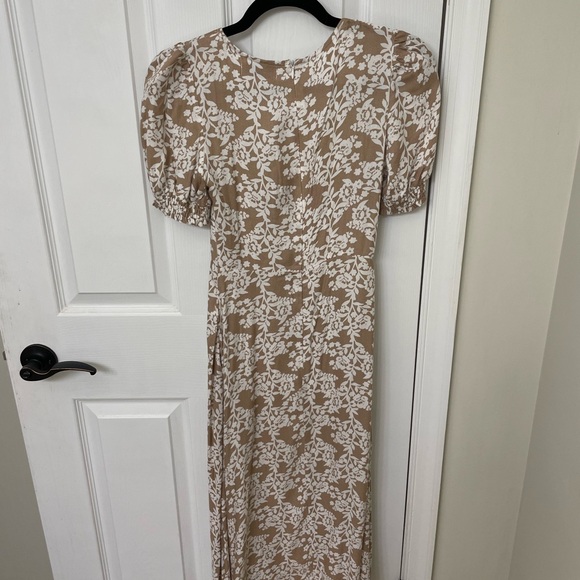 Petal & Pup midi white and tan floral dress with slit. Size 2. Worn a few times - Picture 7 of 8
